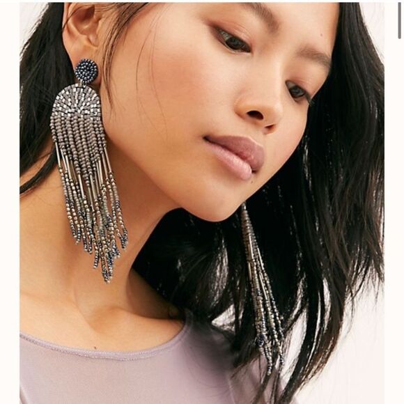Free people Boho new grey/silver beaded statement earrings stunning! Gray/grey - Picture 1 of 8
